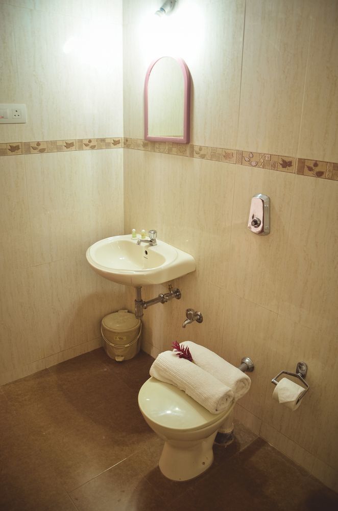 Super Hotel O The Goan Courtyard Colva Bagian luar foto